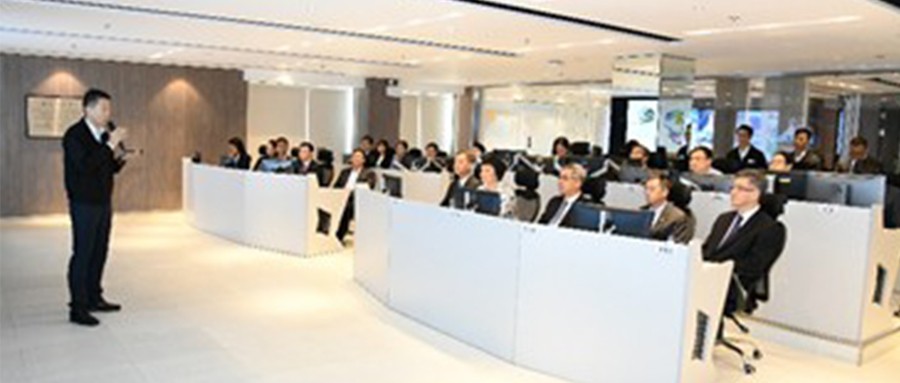 �廪��ѧ��ί��ǳ���һ�л����������ж�����