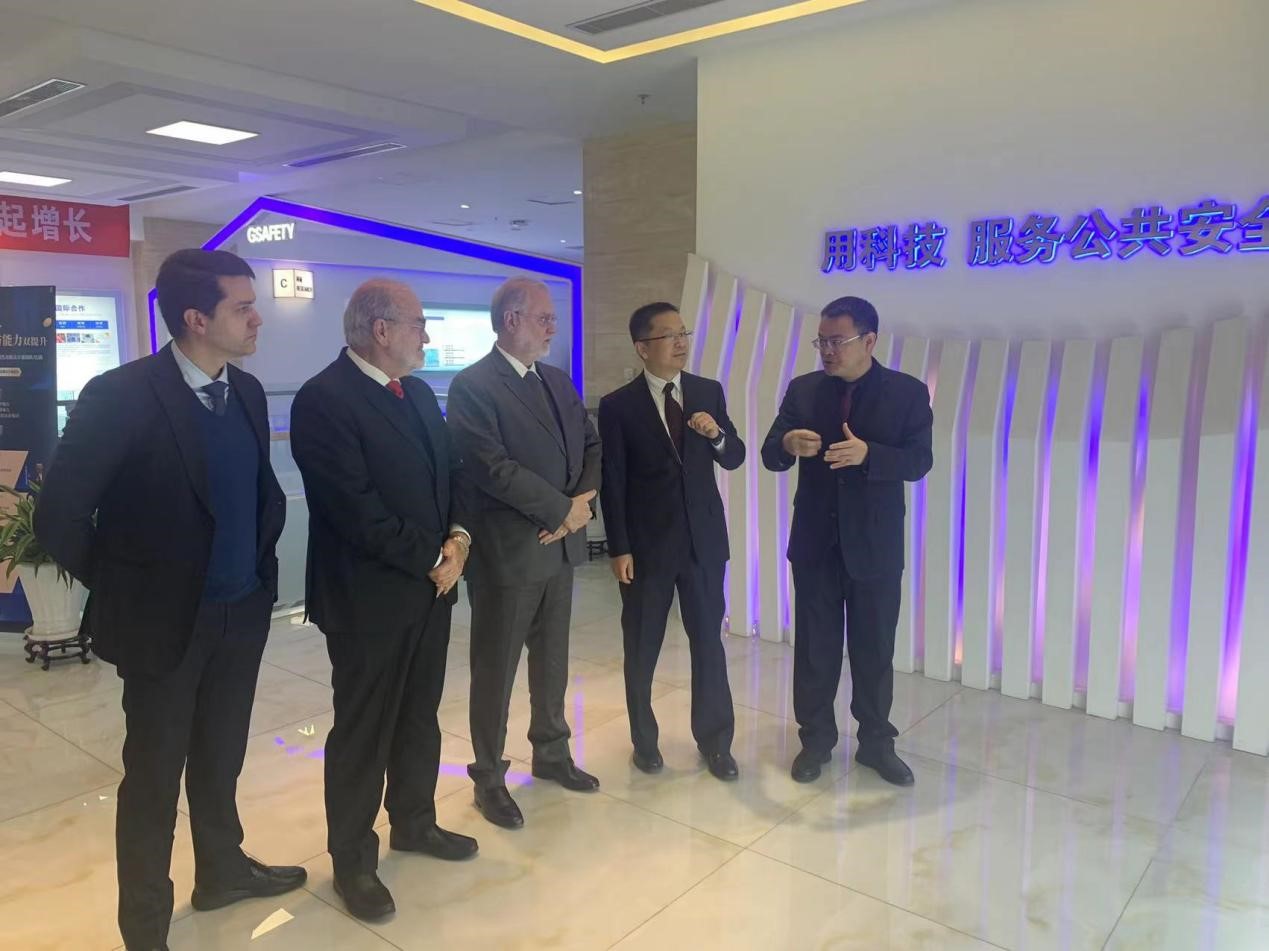 云顶集团科技总裁李陇清接待巴西ATP集团总裁Perrusi一行 云顶集团科技总裁李陇清接待巴西ATP集团总裁Perrusi一行